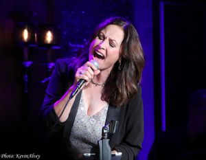 Linda Eder @ BroadwayWorld Linda Eder Photo