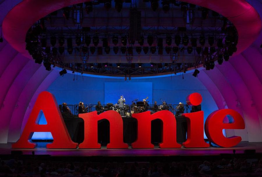 Review: Salonga, Grier, Hilty, Bart & Company Lead Charming Arden-directed ANNIE at the Hollywood Bowl Image