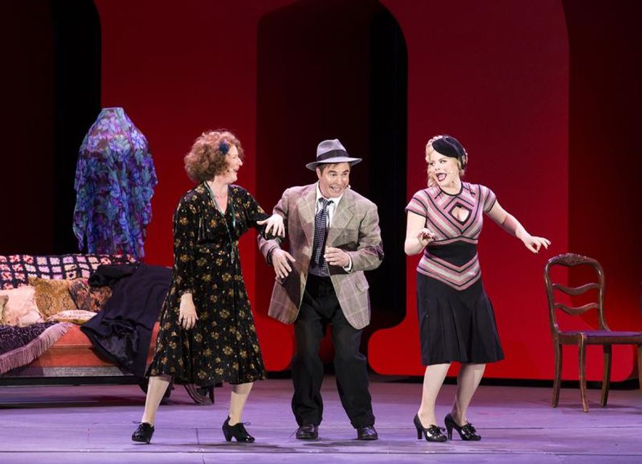 Review: Salonga, Grier, Hilty, Bart & Company Lead Charming Arden-directed ANNIE at the Hollywood Bowl Image