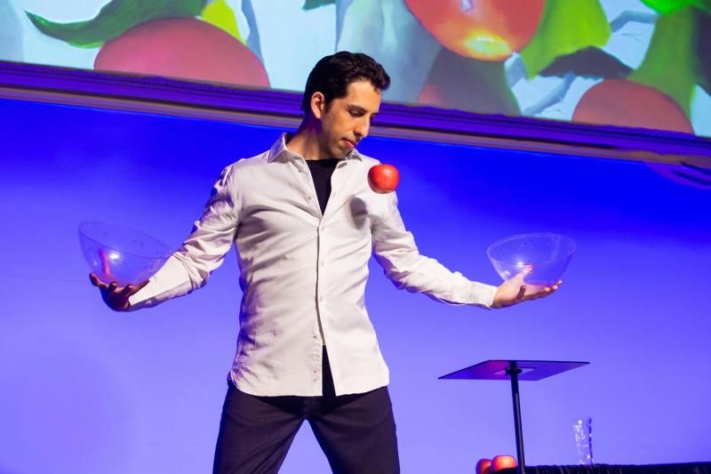 Review: Illusionist Vitaly Beckman Dazzles and Charms in VITALY: AN EVENING OF WONDERS Review: Illusionist Vitaly Beckman Dazzles and Charms in VITALY: AN EVENING OF WONDERS Image