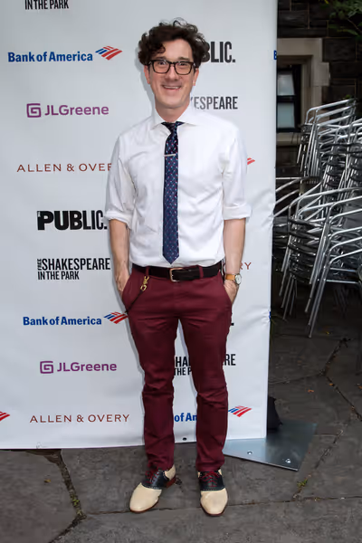 Carson Elrod Photo
