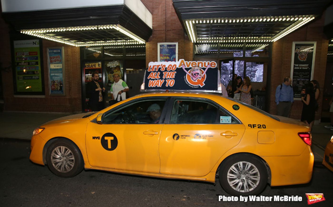 Photo Coverage: The Cast of AVENUE Q Arrives to 15th Anniversary Performance in Style  Image