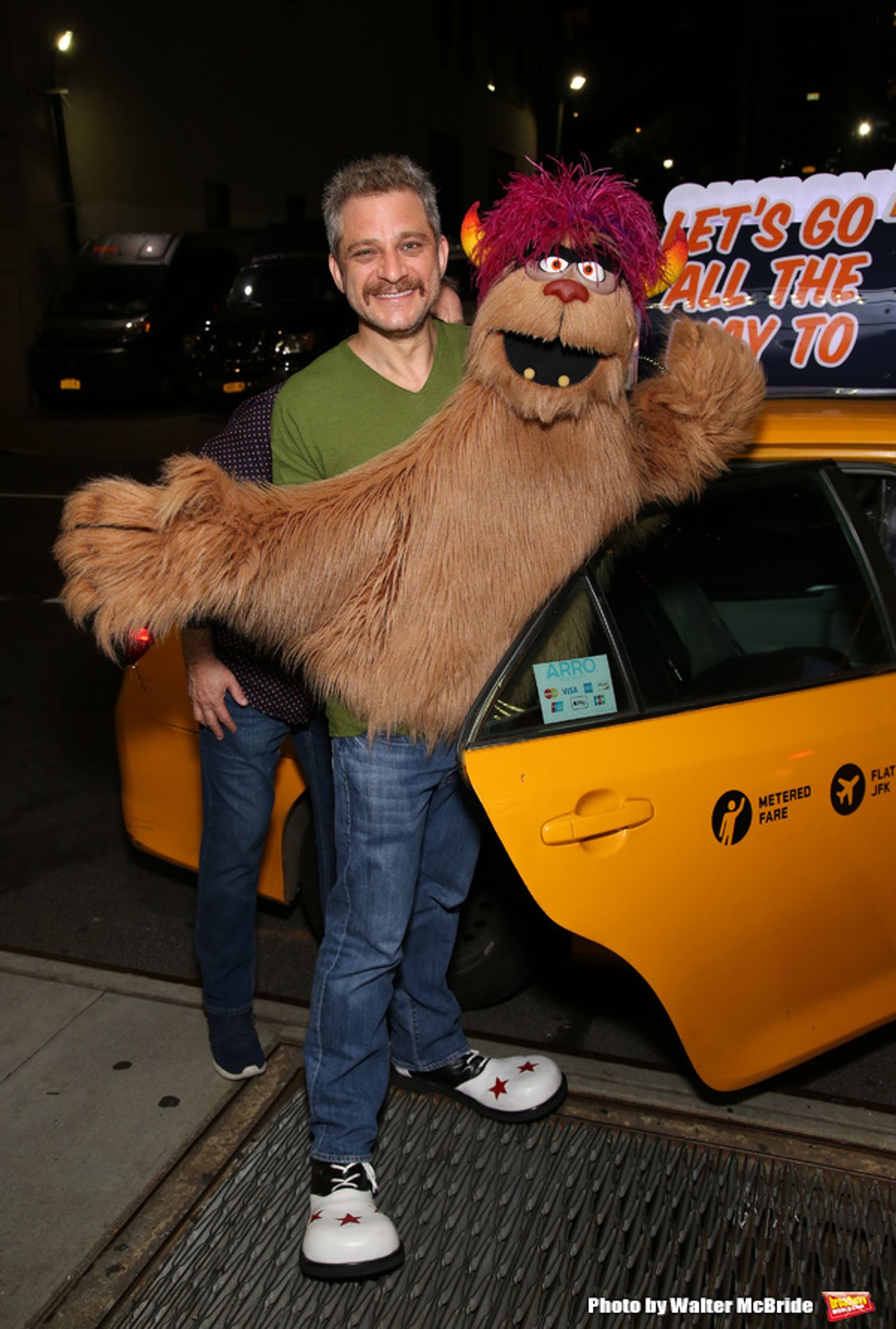 Photo Coverage: The Cast of AVENUE Q Arrives to 15th Anniversary Performance in Style  Image