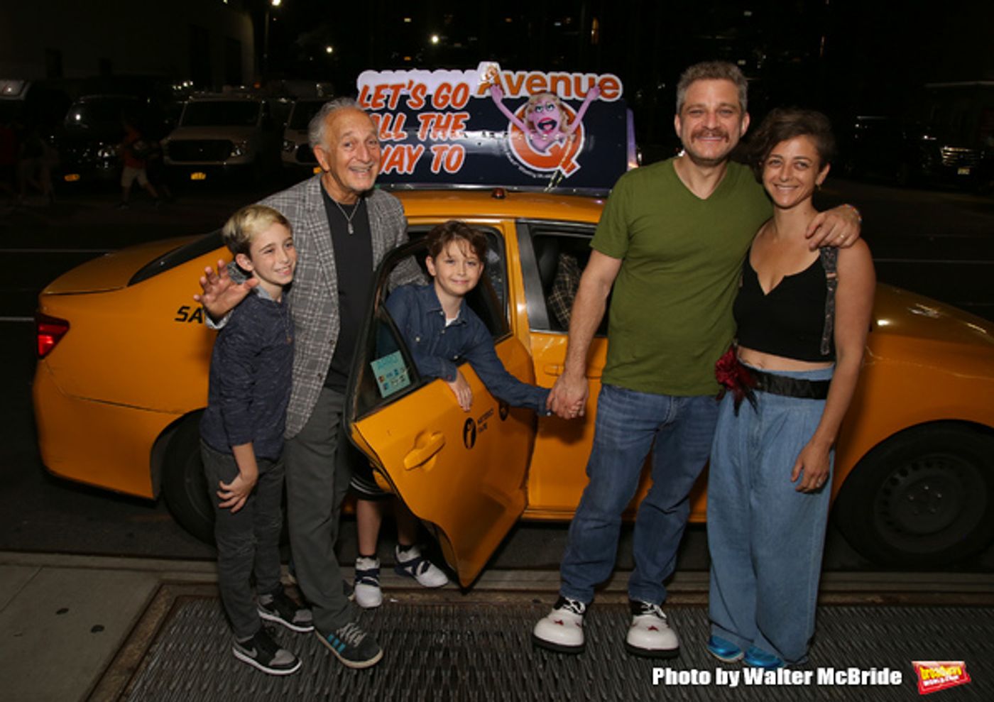 Photo Coverage: The Cast of AVENUE Q Arrives to 15th Anniversary Performance in Style  Image