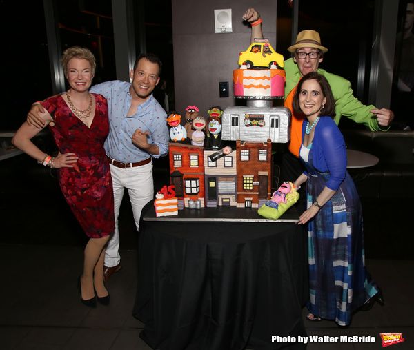 Photo Coverage: AVENUE Q Celebrates 15th Anniversary With Cake Before The Show — photo 6 of 69