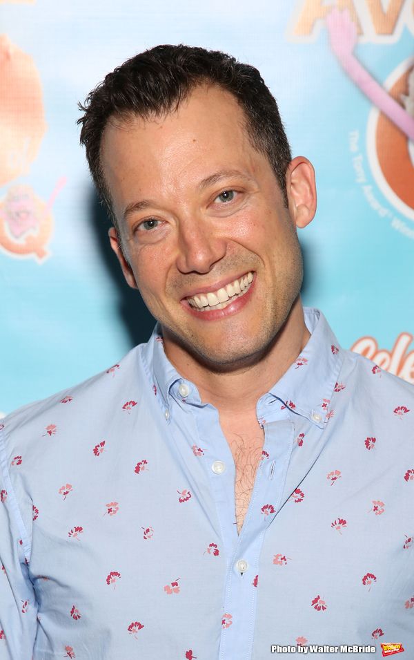 Photo Coverage: AVENUE Q Celebrates 15th Anniversary With Cake Before The Show — photo 13 of 69