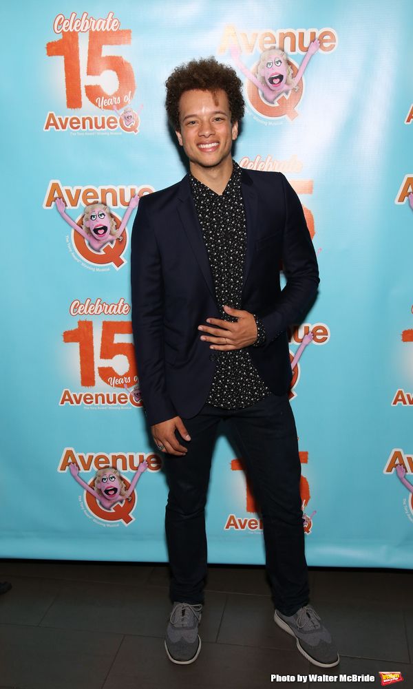 Photo Coverage: AVENUE Q Celebrates 15th Anniversary With Cake Before The Show — photo 27 of 69