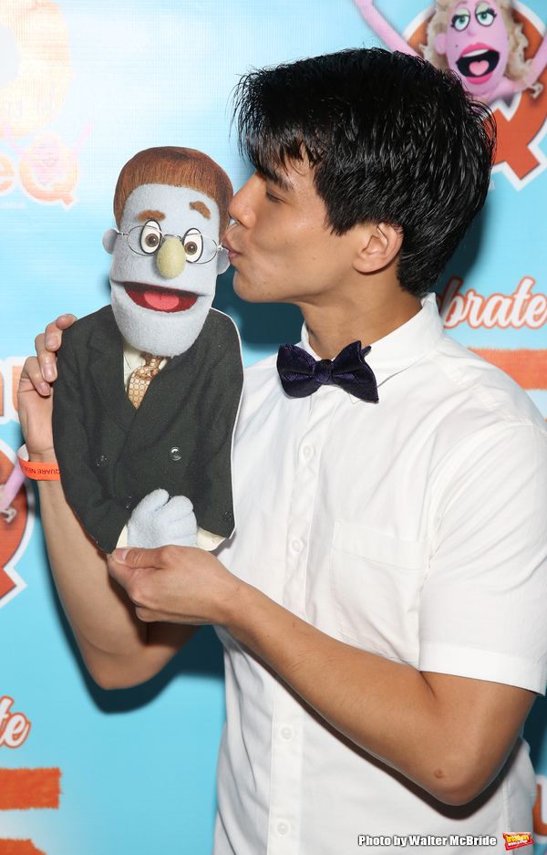Photo Coverage: AVENUE Q Celebrates 15th Anniversary With Cake Before The Show — photo 53 of 69