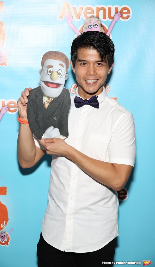 Photo Coverage: AVENUE Q Celebrates 15th Anniversary With Cake Before The Show — photo 54 of 69