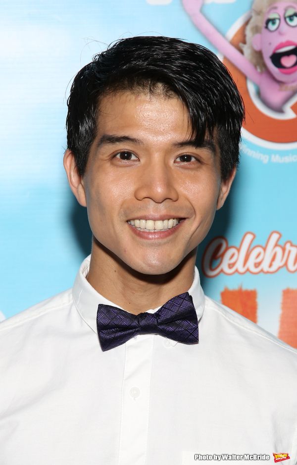 Photo Coverage: AVENUE Q Celebrates 15th Anniversary With Cake Before The Show — photo 52 of 69