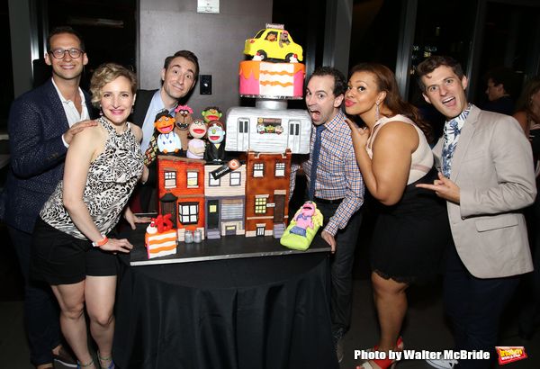 Photo Coverage: AVENUE Q Celebrates 15th Anniversary With Cake Before The Show — photo 7 of 69
