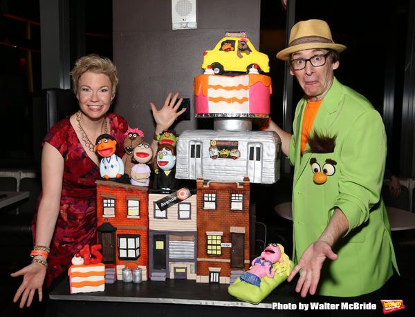 Photo Coverage: AVENUE Q Celebrates 15th Anniversary With Cake Before The Show — photo 4 of 69
