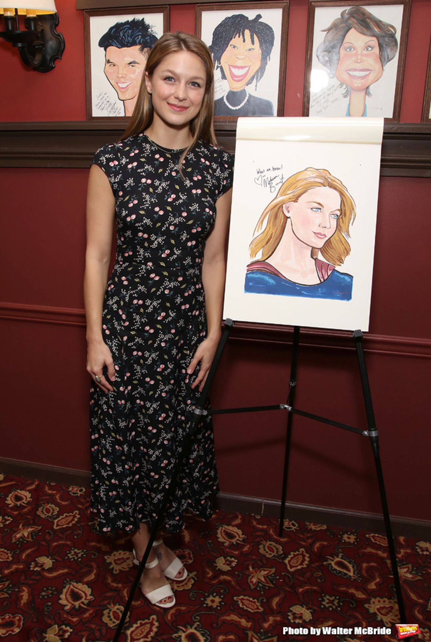 Photo Coverage: Supergirl Comes to Sardi's! Melissa Benoist Receives Her Portrait  Image