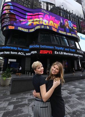 Cozi Zuehlsdorff and Heidi Blickenstaff @ BroadwayWorld Cozi Zuehlsdorff and Heidi Blickenstaff Photo