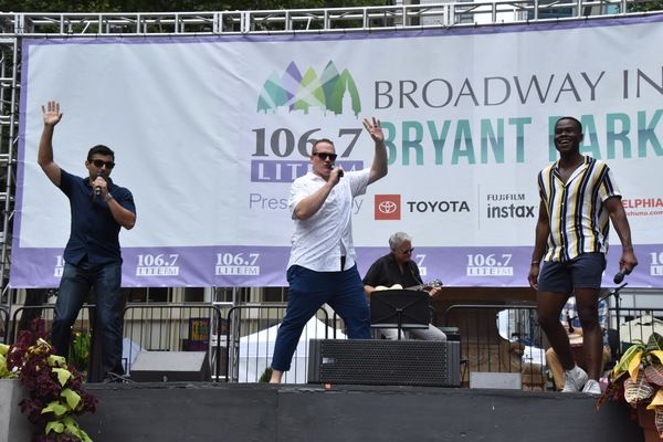 Photo Coverage: Disney Takes Over Broadway In Bryant Park - Performances From FROZEN, THE LION KING, and ALADDIN! — photo 32 of 49