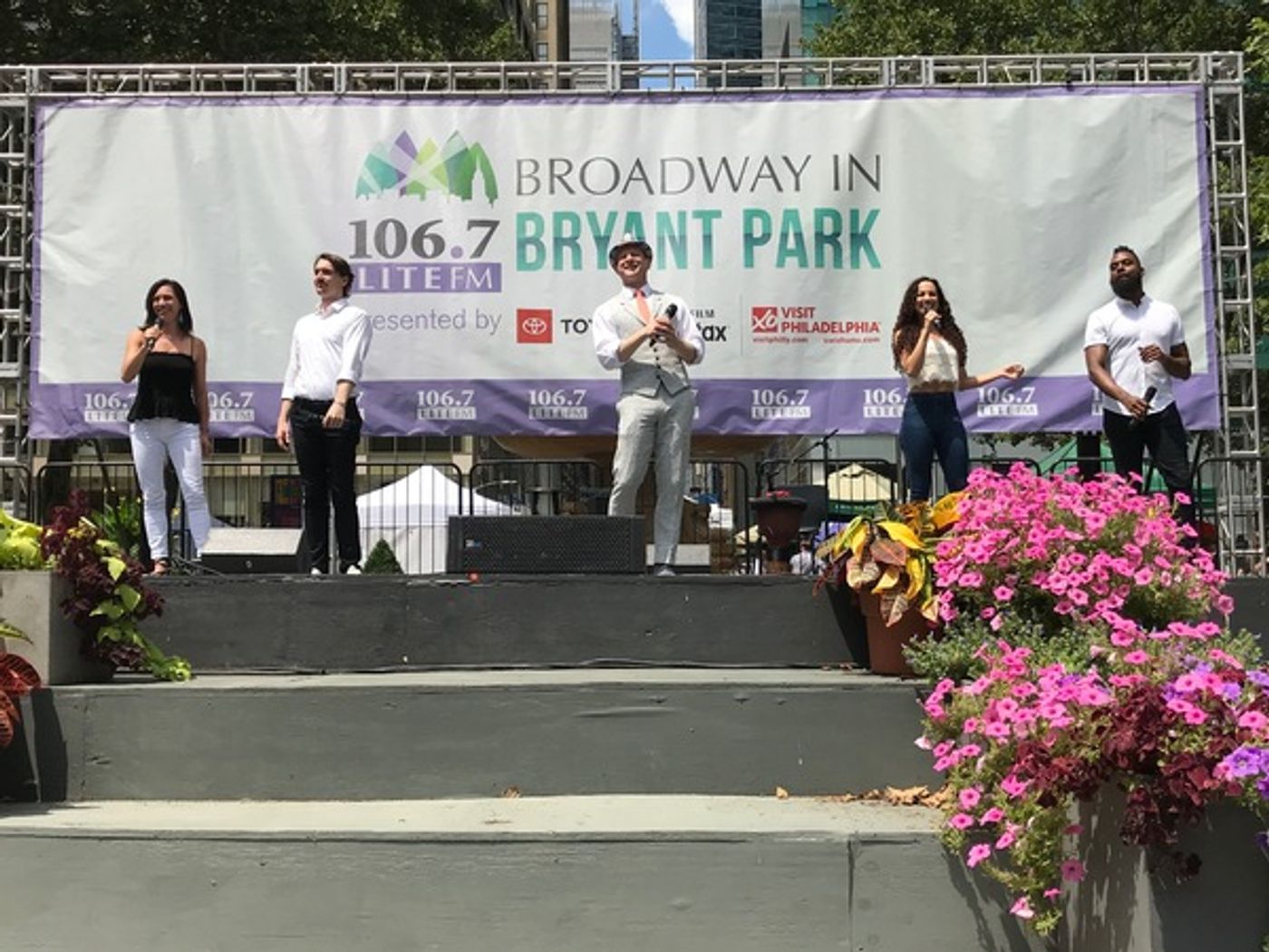 Photo Coverage: Disney Takes Over Broadway In Bryant Park - Performances From FROZEN, THE LION KING, and ALADDIN!  Image