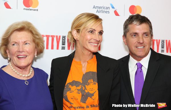 Barbara Marshall, Julia Roberts and Scott Marshall Photo