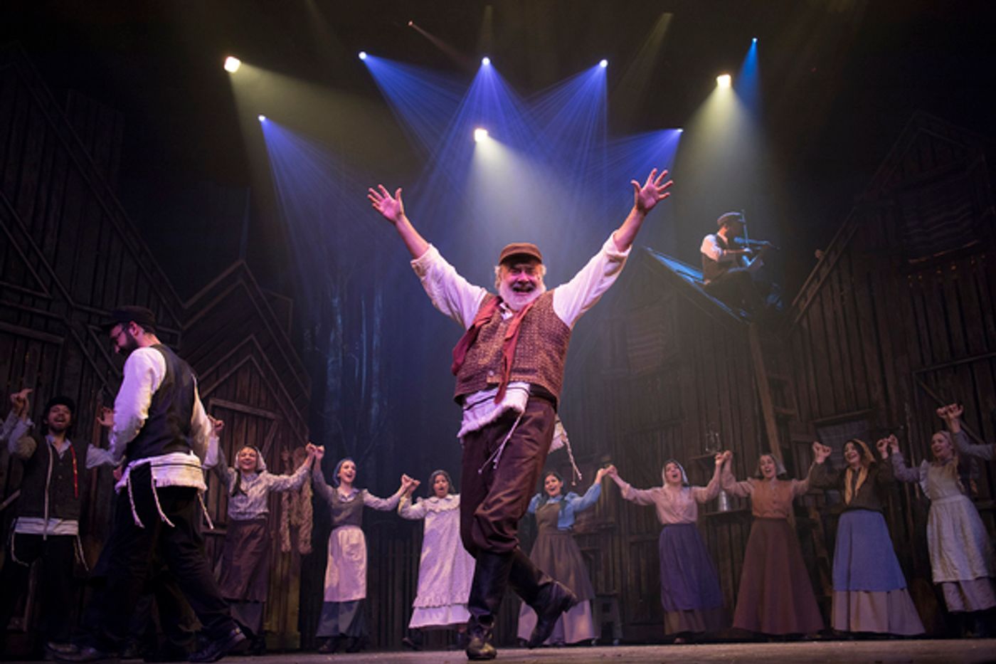 Photo Flash: Get A First Look At FIDDLER ON THE ROOF in Turkey  Image