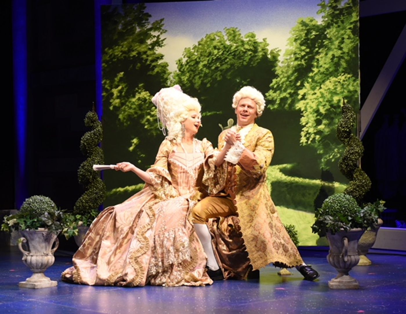 Review: MSMT Brings Glitter of Hollywood's Golden Age to the Pickard Stage  Image