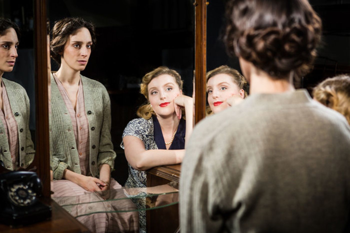 Photo Flash: TimeLine Theatre Company Presents A SHAYNA MAIDEL  Image