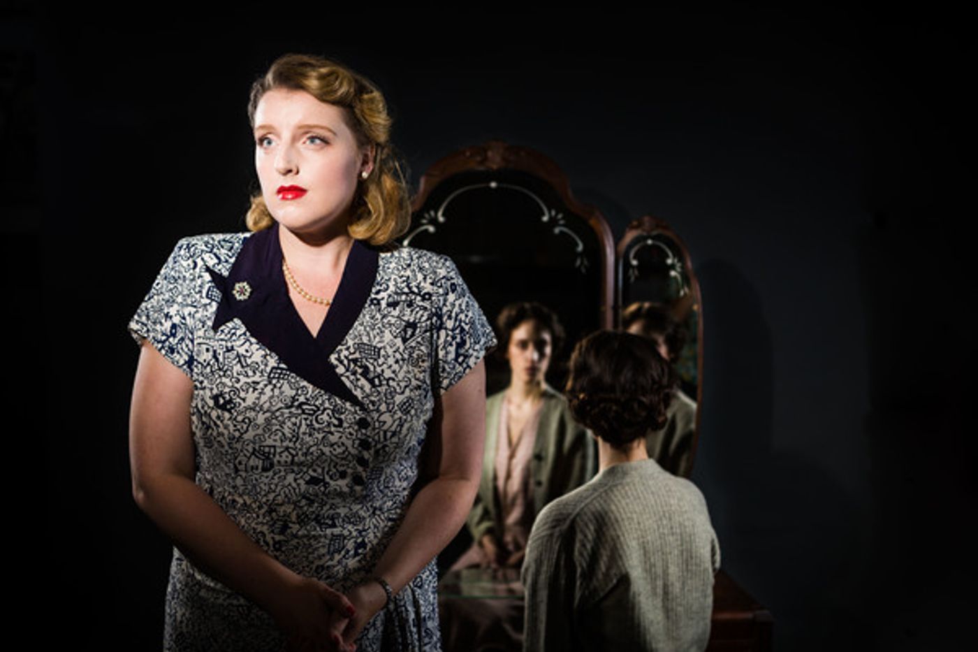 Photo Flash: TimeLine Theatre Company Presents A SHAYNA MAIDEL  Image