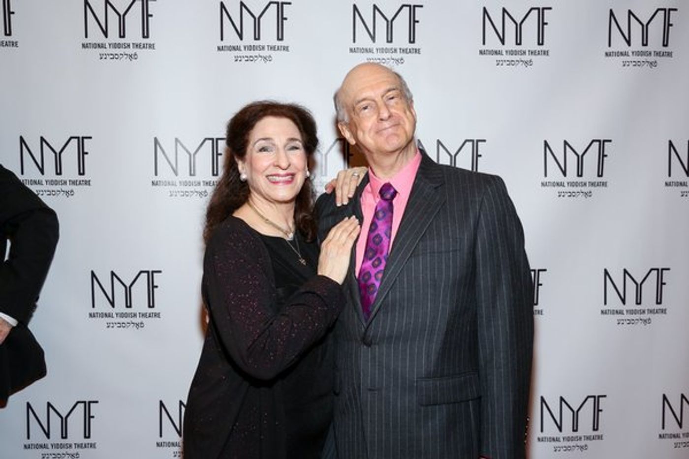 Photo Flash: Bernadette Peters, Mandy Patinkin, Bebe Neuwirth and More Attend Yiddish FIDDLER ON THE ROOF  Image