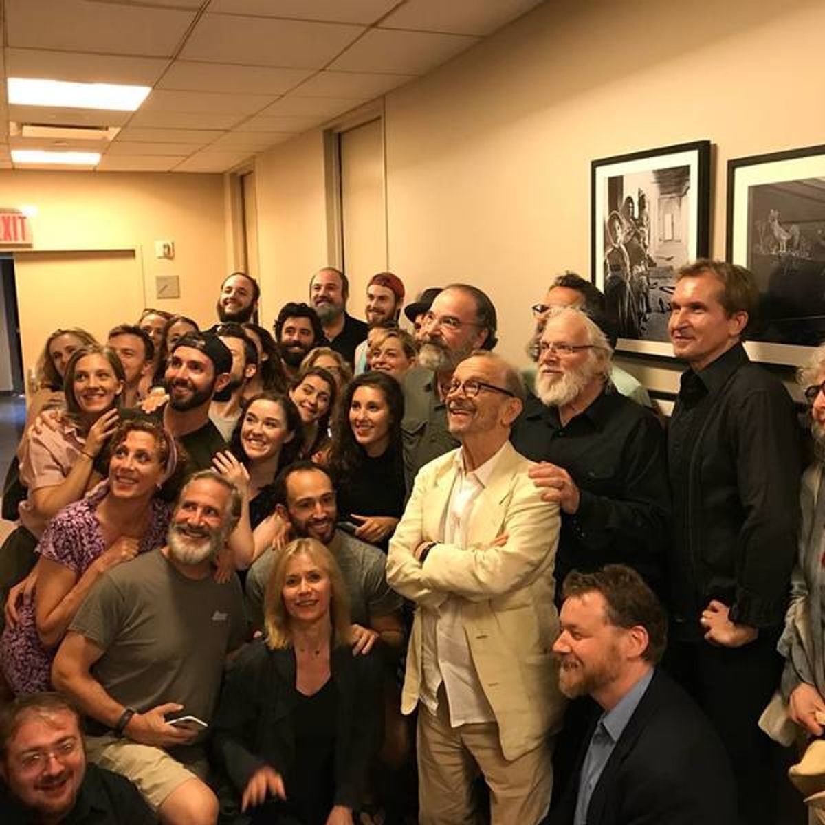 Mandy Patinkin, Joel Grey, NYTF Artistic Director Zalmen Mlotek and Fiddler cast at 