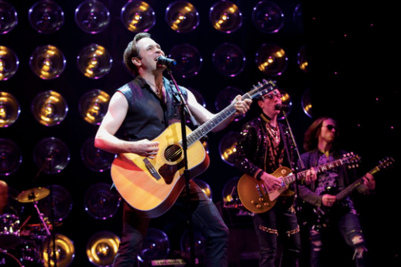 Brief 8/14: Read the Reviews For GETTIN' THE BAND BACK TOGETHER, and More!  Image