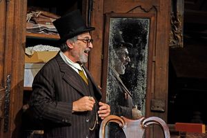 David Suchet Photo
