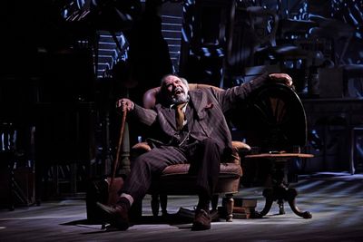 David Suchet Photo