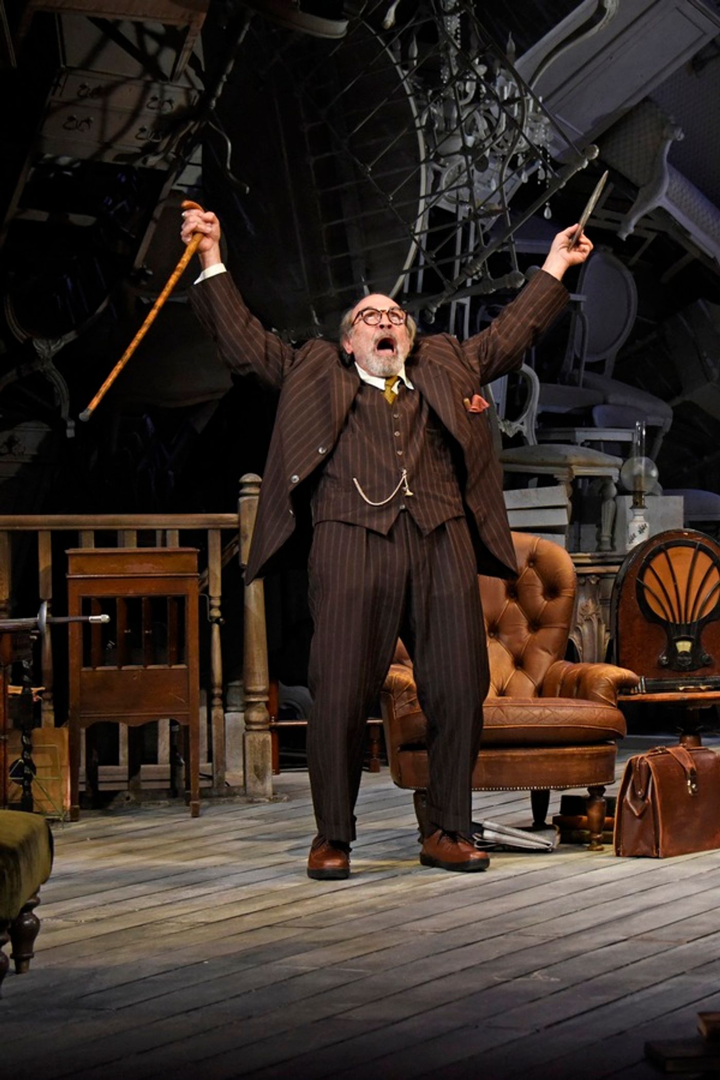 Photo Flash: Get a First Look at THE PRICE starring David Suchet at Theatre Royal Bath  Image