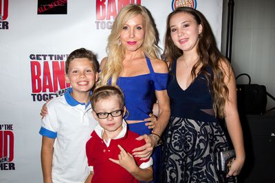 Jenny Hill and family Photo