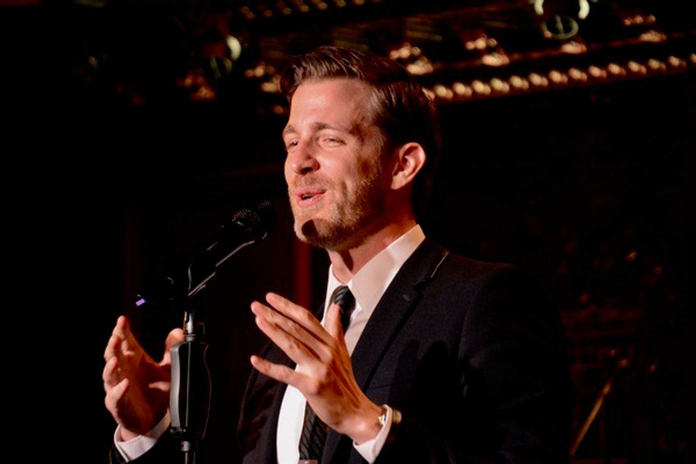 Photo Coverage: Benjamin Eakeley Returns to 54 Below  Image