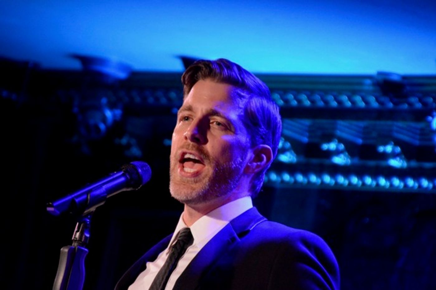 Photo Coverage: Benjamin Eakeley Returns to 54 Below  Image