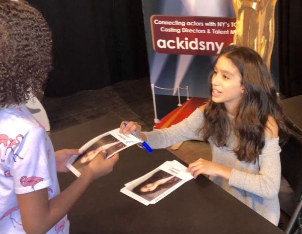 Kids & Teens attending Actors Connection Performing Arts Camp met Madison Lagares for Photo