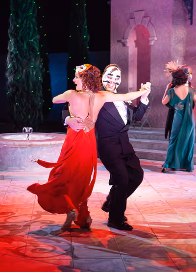 Sara Topham as Beatrice and Michael Hayden as Benedick Photo