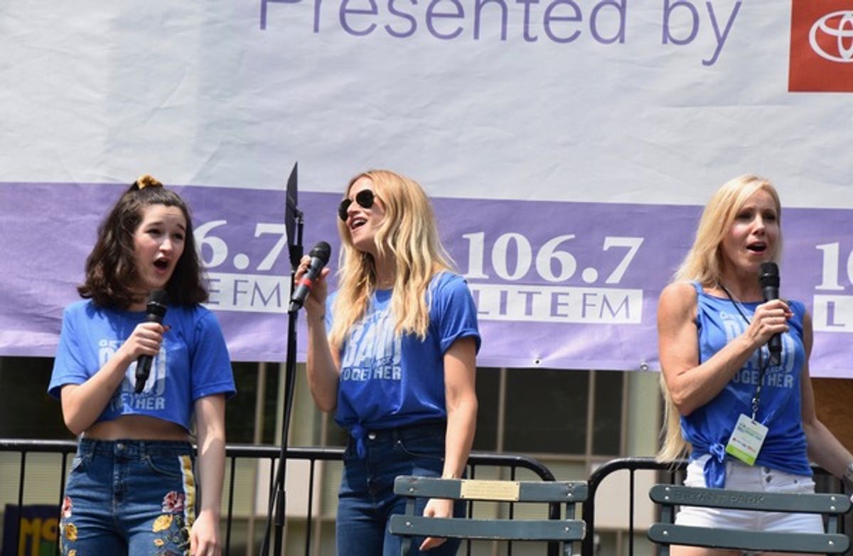 Noa Solario, Becca Kotte and Jenny Hill at 