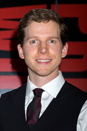 Stark Sands Photo