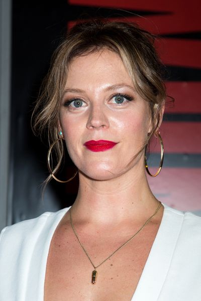 Elizabeth Stanley Photo