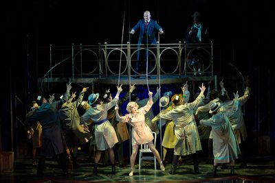 Jessica Wockenfuss (Roxie Hart) and Matthew J. Taylor (Billy Flynn) and the cast of C Photo