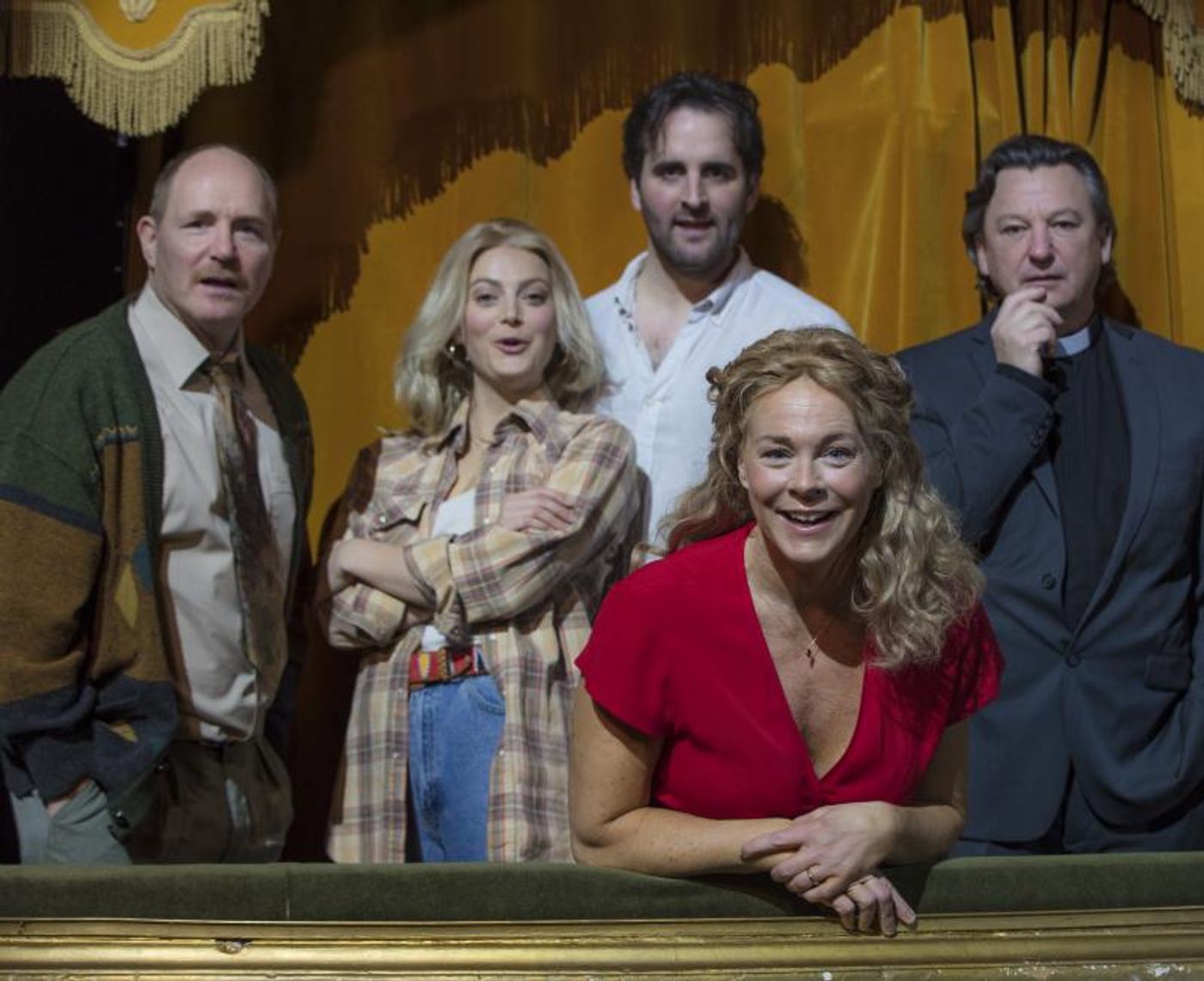 BWW Previews: Malena Ernman performs her version of 'Gabriella's song' from the movie 'Så Som I Himmelen' BWW Previews: Malena Ernman performs her version of 'Gabriella's song' from the movie 'Så Som I Himmelen' Image