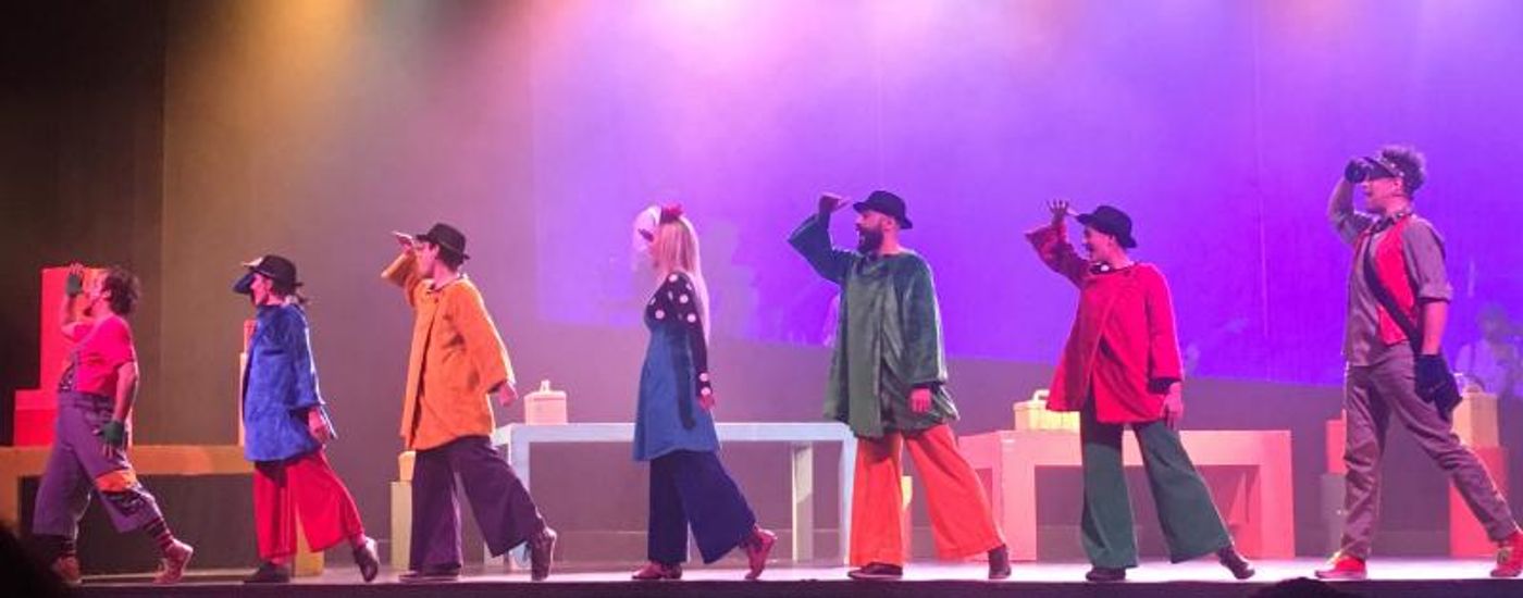 Review: CANTANDO SOBRE LA MESA at C. C. 25 De Mayo  Image