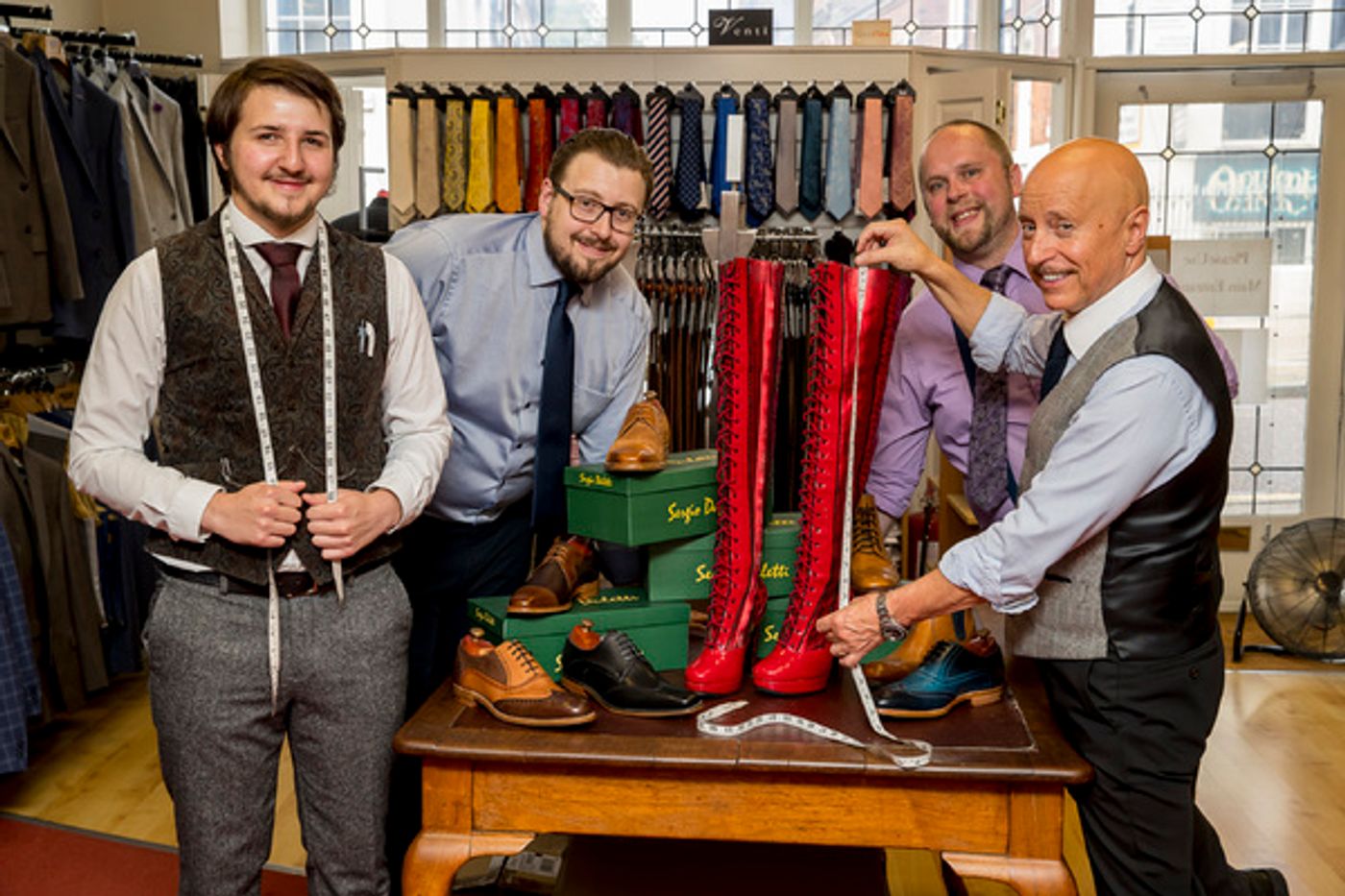 Photo Flash: The Famous KINKY BOOTS Themselves Strut Into Wolverhampton Ahead of October Opening  Image