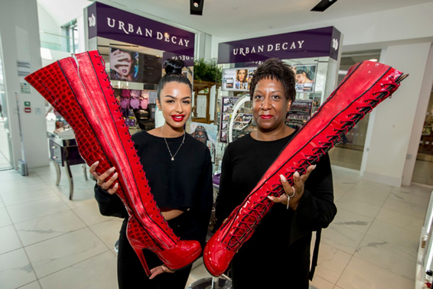 Photo Flash: The Famous KINKY BOOTS Themselves Strut Into Wolverhampton Ahead of October Opening  Image