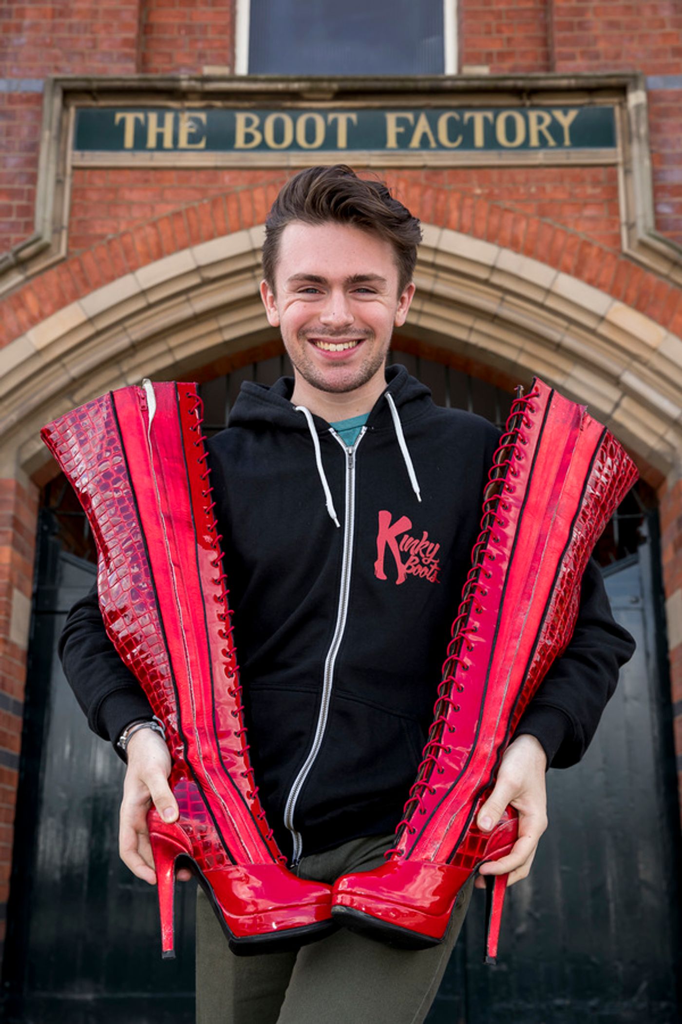 Photo Flash: The Famous KINKY BOOTS Themselves Strut Into Wolverhampton Ahead of October Opening  Image