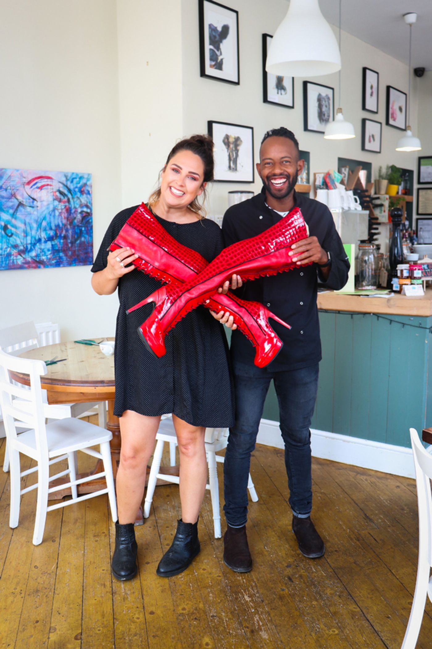 Photo Flash: The Famous KINKY BOOTS Themselves Strut Into Wolverhampton Ahead of October Opening  Image