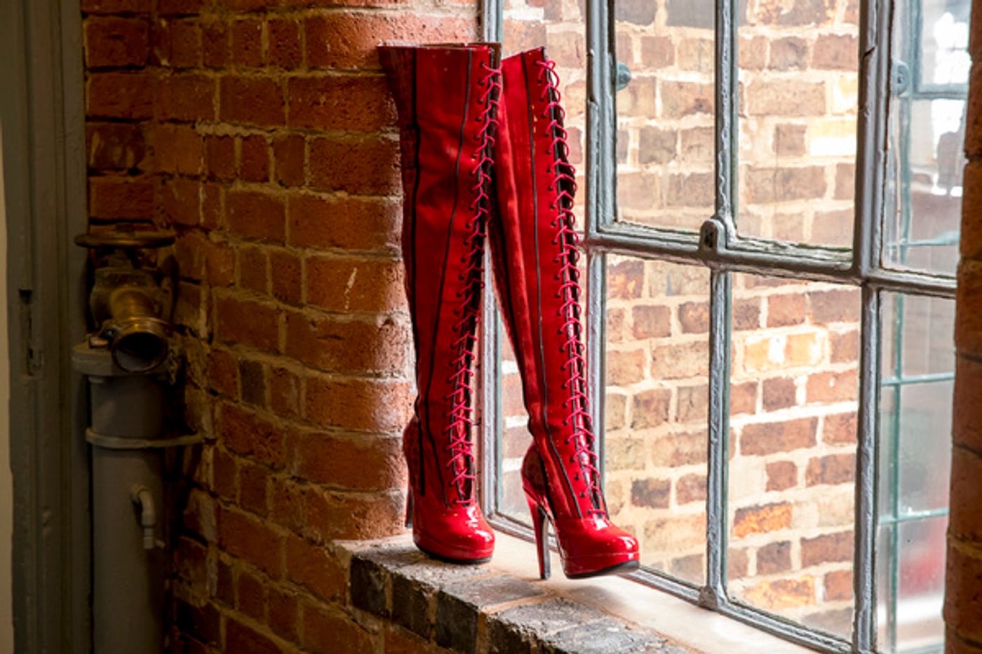 Photo Flash: The Famous KINKY BOOTS Themselves Strut Into Wolverhampton Ahead of October Opening  Image