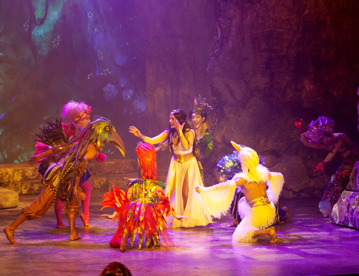 PHOTO FLASH: Broadway's Luis Salgado ELLA ES COLOMBIA Opens in Bogota  Image