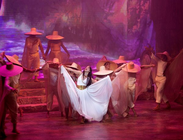 Natalia Bedoya and the Ella Es Colombia ensemble Photo