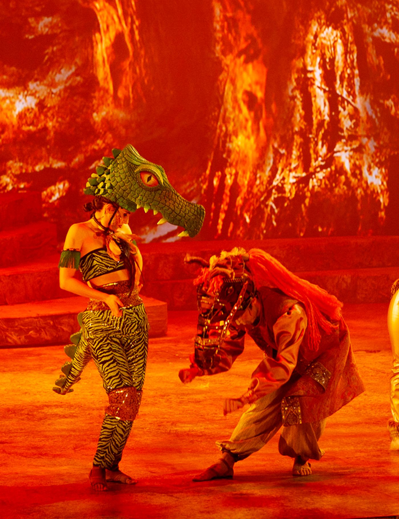 PHOTO FLASH: Broadway's Luis Salgado ELLA ES COLOMBIA Opens in Bogota  Image